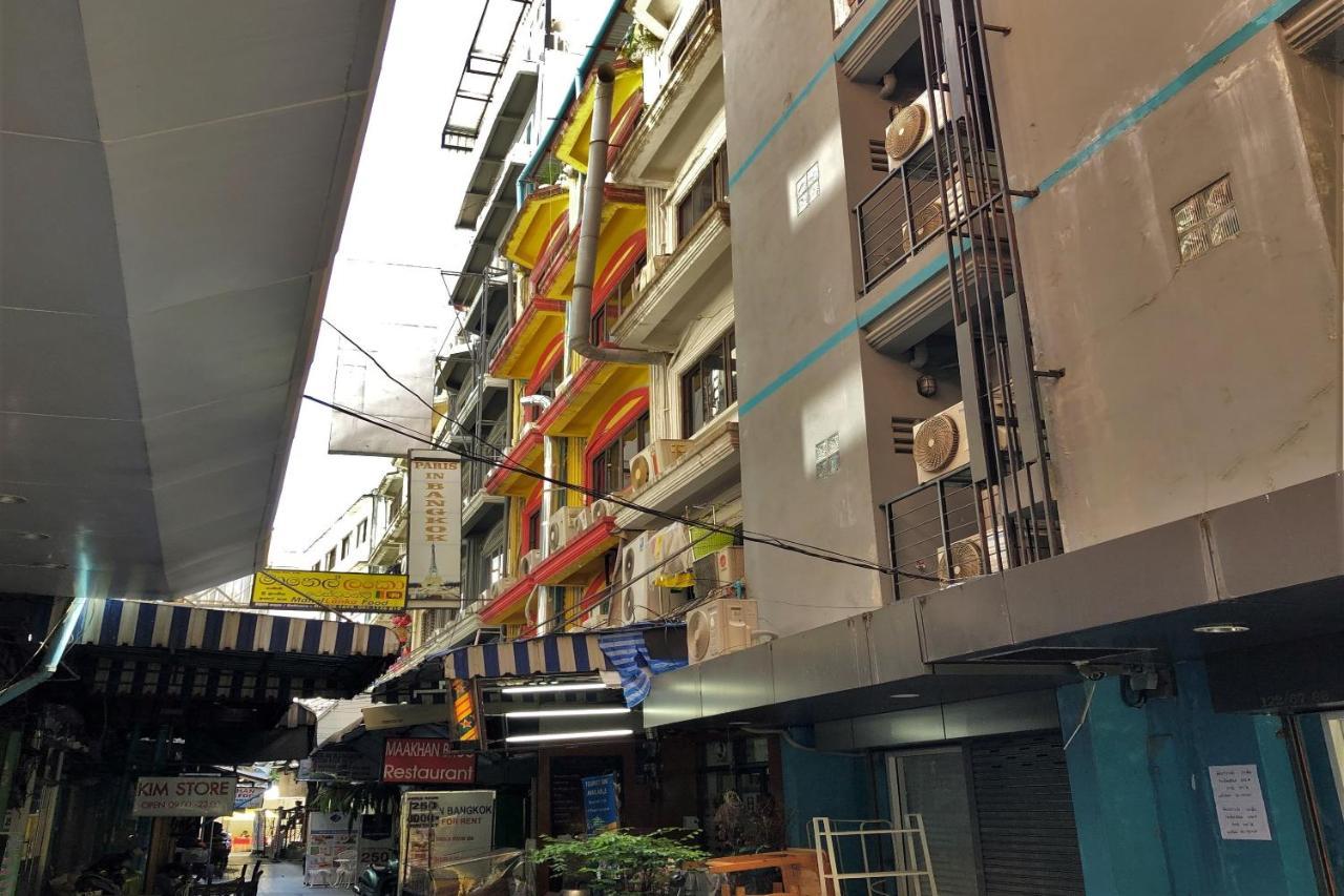 Oyo 1146 Paris In Bangkok Hotel Exterior photo